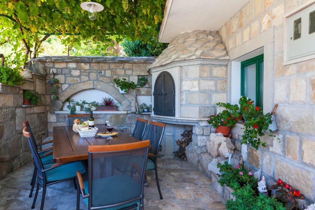 Holiday Home Lavanda Grubisic Tučepi Eksteriør billede