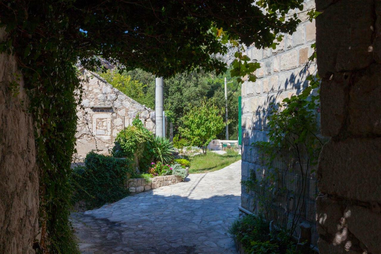 Holiday Home Lavanda Grubisic Tučepi Eksteriør billede