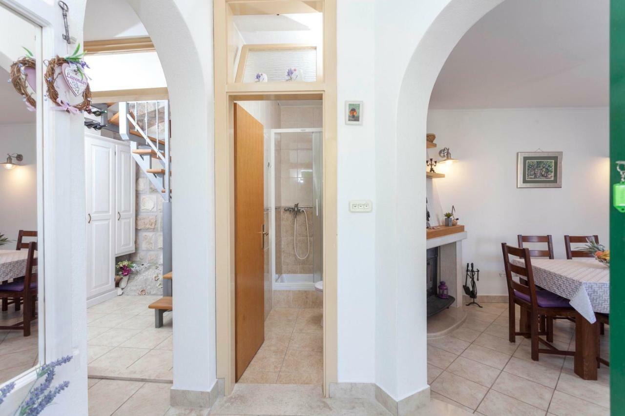 Holiday Home Lavanda Grubisic Tučepi Eksteriør billede