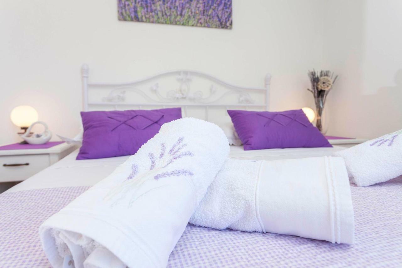 Holiday Home Lavanda Grubisic Tučepi Eksteriør billede